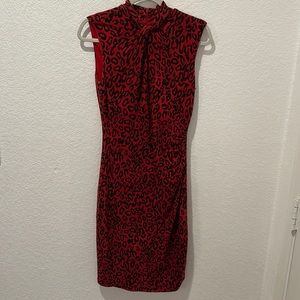 Cache size Large red and black leopard print sheath dress with rushing on side